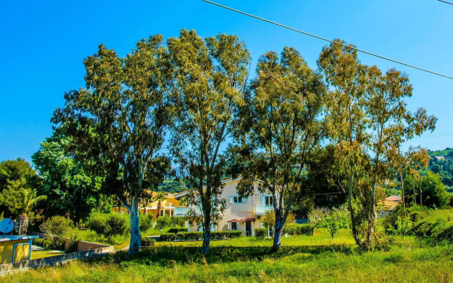 Aloni Studios & Apartments