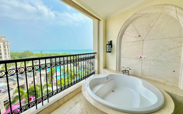 Crowne Plaza Resort Sanya Bay by IHG