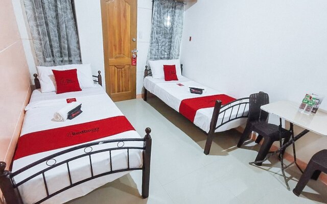 RedDoorz near SGM Condotel Villa Beach Iloilo