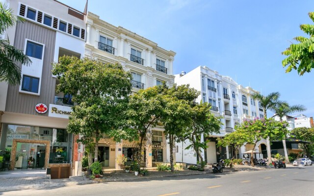 Eden Park Saigon Hotel Phu My Hung by OYO Rooms