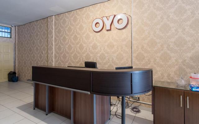 OYO 359 Executive Inn