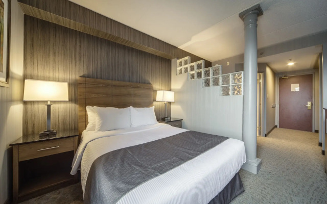 Monte Carlo Inn Airport Suites