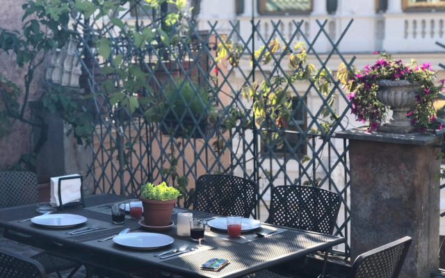 Giuturna Boutique Hotel