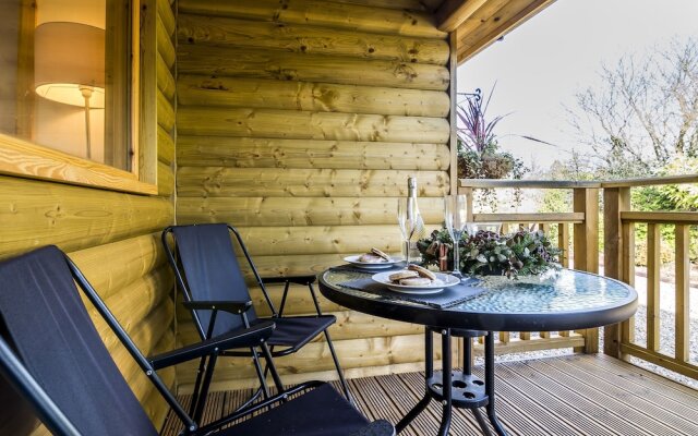 Laurel Lodge - Log Cabin - St Florence