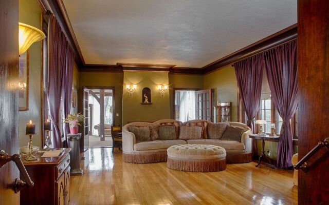 Graham-Carroll House Bed & Breakfast