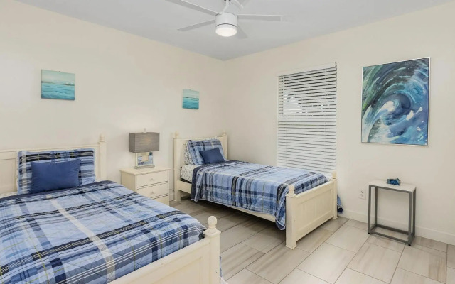 !NEW! Villa Surfside