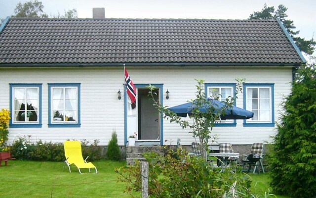 6 Person Holiday Home in Lyngdal