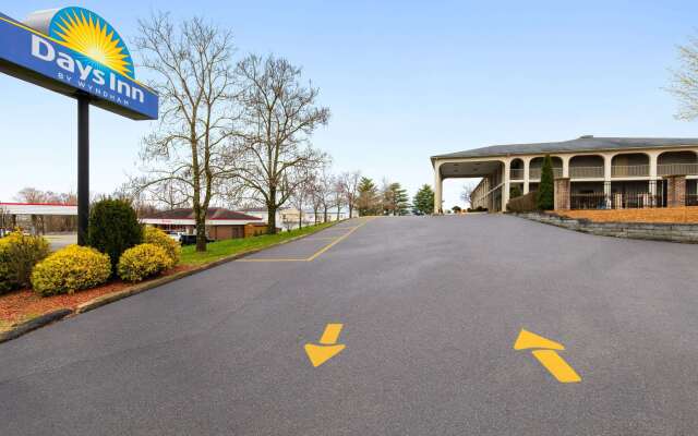Days Inn by Wyndham Columbia Kentucky