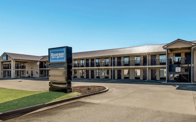 Rodeway Inn & Suites