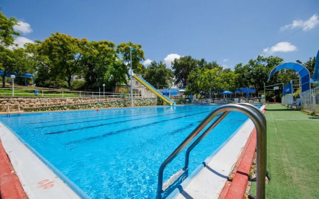 Gesher HaZiv TravelHotel