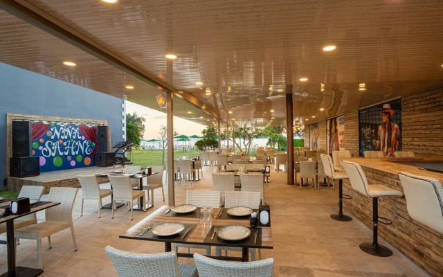 Aqua Nina Hotel