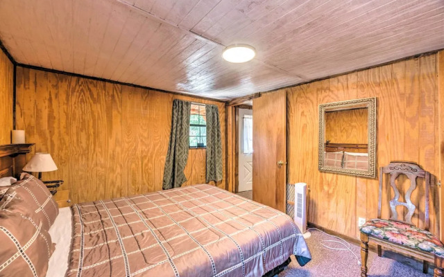 Pet-friendly Cloudcroft Cabin w/ Forest Views!