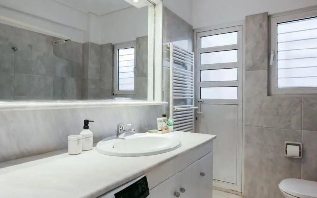 Acropolis Veranda Residence