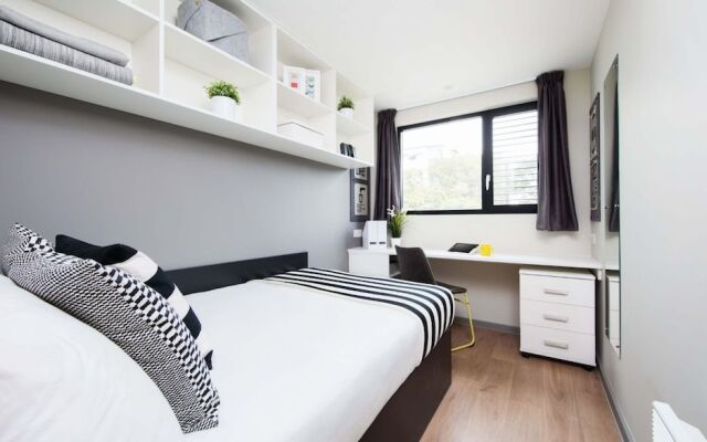 Modern Student-Only Ensuite Rooms in Central Portsmouth