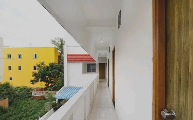 Spot On 701334 Shappy Inn Koyambedu