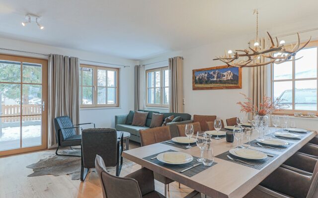 Luxury Villa in Ellmau with Hot Tub