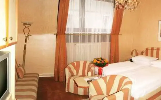 Schweizerhof Hotel