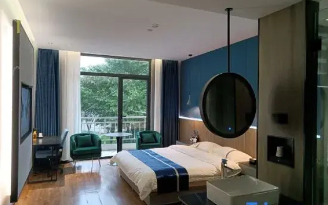 Minquan Baidu Business Hotel