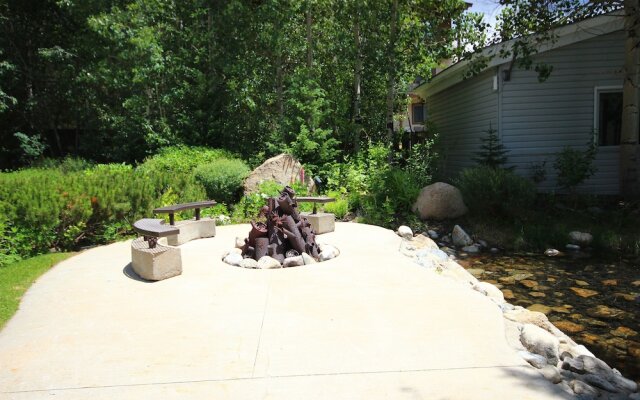 Liftside 402 by SummitCove Vacation Lodging