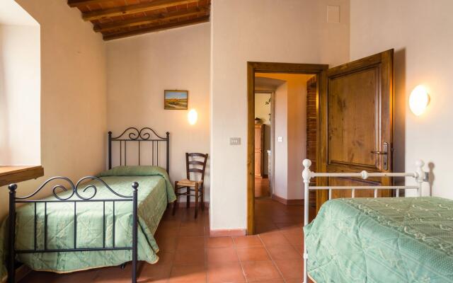 Welcoming Mansion with Swimming Pool inTuscany