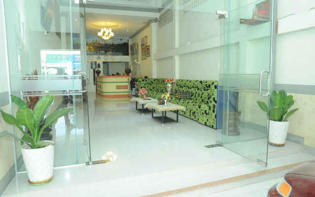 Lux Star Town Hotel