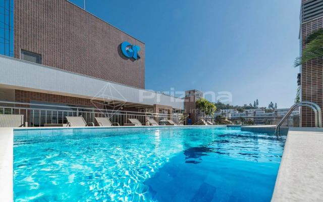 Elegante Apartamento de 3 quartos na Praia de Bombinhas.