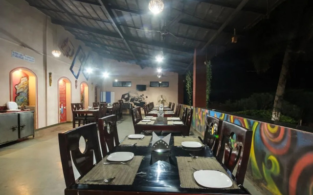 Rashi Farms by OYO Rooms