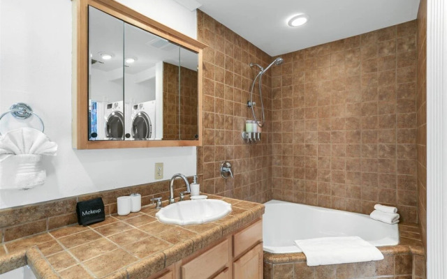 Petite Private Bungalow