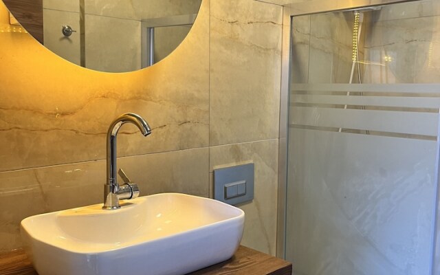 Kemancı Suites & Restaurant & Beach