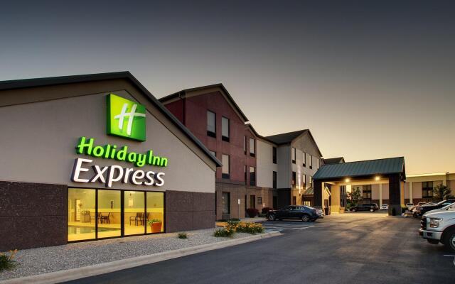 Holiday Inn Express & Suites Lebanon by IHG