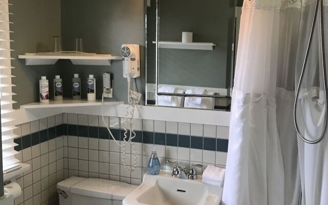 Oak Bay Guest House