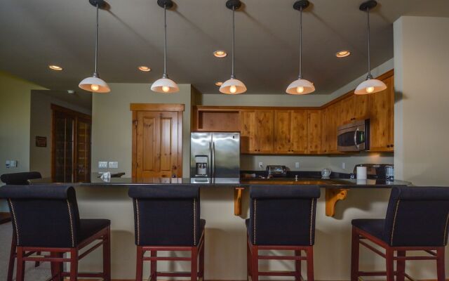 Glacier Paradise 5 Bedroom Townhome