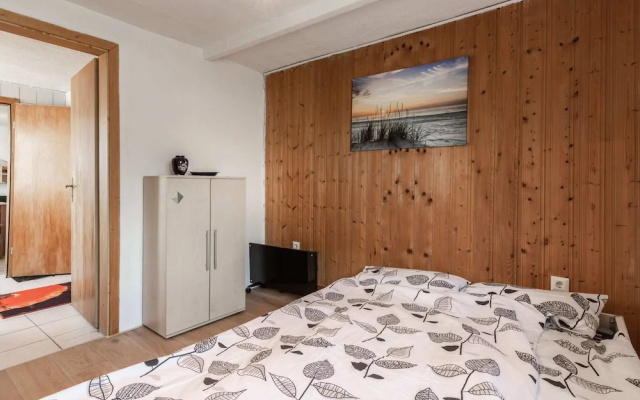 Cosy Flat in Niepars With Garden