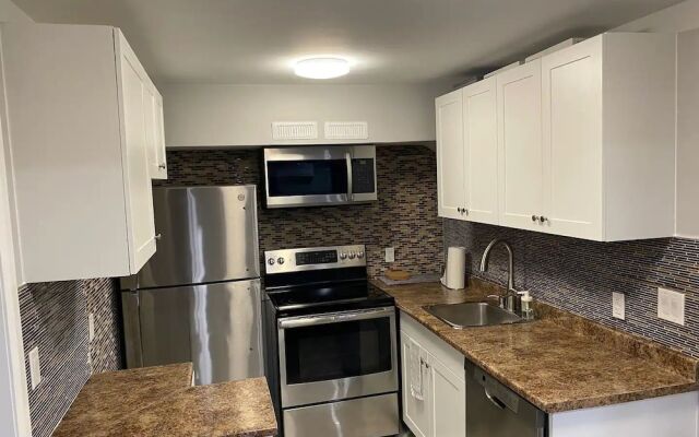 Modern 3 BR Home - Family Friendly