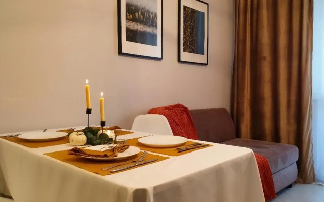 Guests love on Chobotovskaya Street
