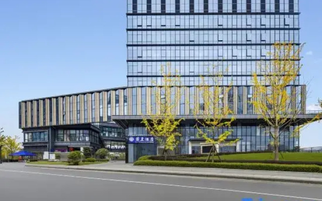 Miaohuang Royal · Cloud Realm & Wild Trace High-Altitude Scenic View Hotel