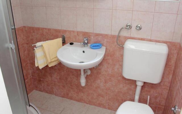 Vinko - big terrace and grill - A5(2+1)