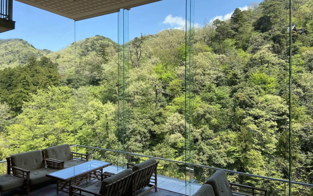 Yamanaka Onsen Shirasagiyu Tawaraya