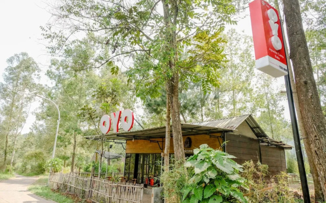 Oyo 1160 Apache Camp Batu