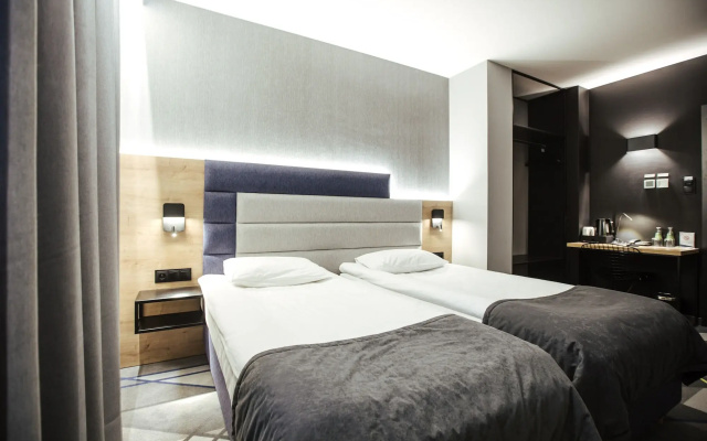 Air Hotel