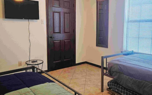 Apartment Near University