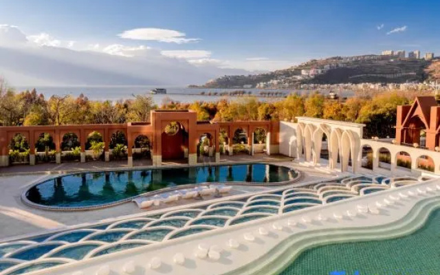 Lis Amman Holiday Villa Seaview Pool Estate Hotel (Erhai Airport Branch) – Outside – Dali