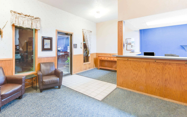 Super 8 by Wyndham Burlington
