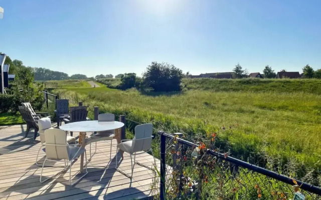 Luxury Chalet With Covered Terrace, in Zeeland
