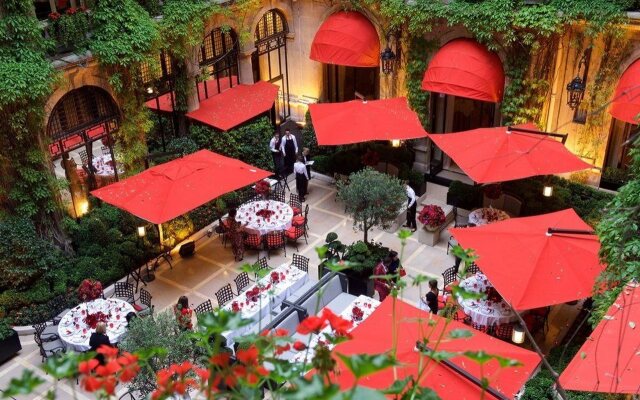 Hotel Plaza Athenee