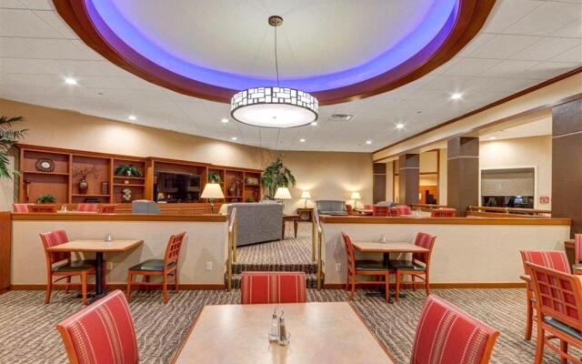 Comfort Inn and Suites Plano East