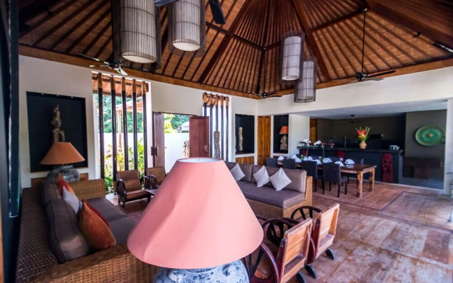 Luxury 6 Bedroom Villa With Private Pool, Bali Villa 2040