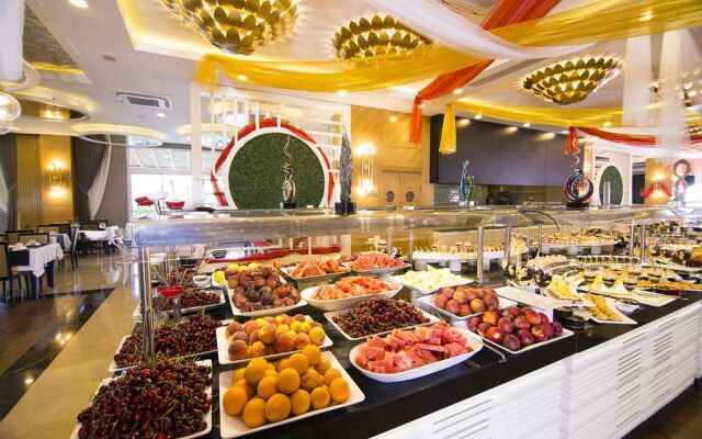 Port River Hotel & Spa