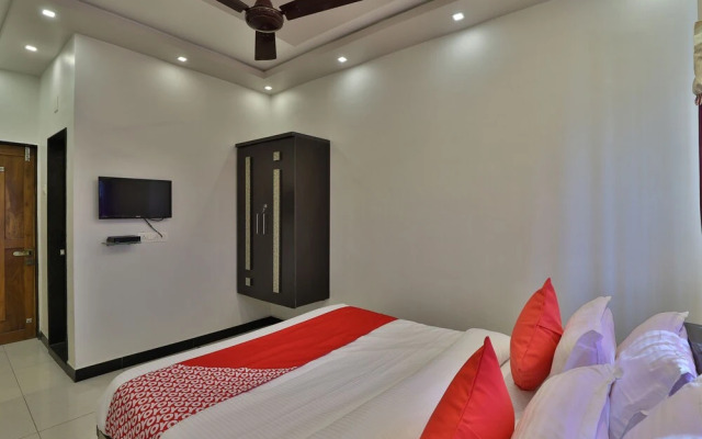 OYO 30559 Center Point