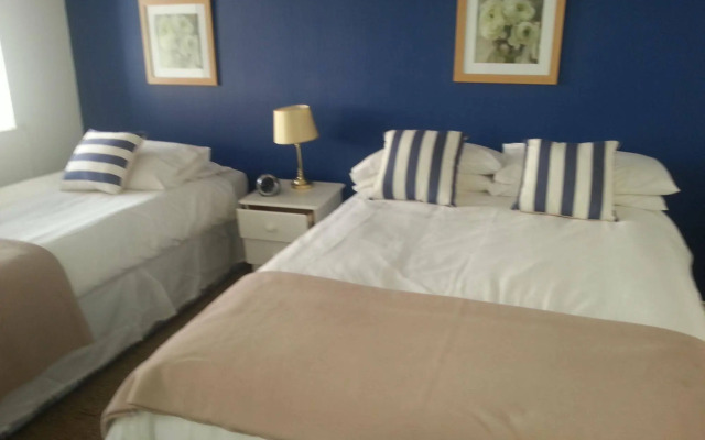Bed and Blueberry, Two Bedroom Suite